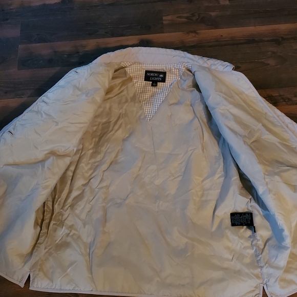 Womens Nordic Lights quilted Jacket - Picture 5 of 6